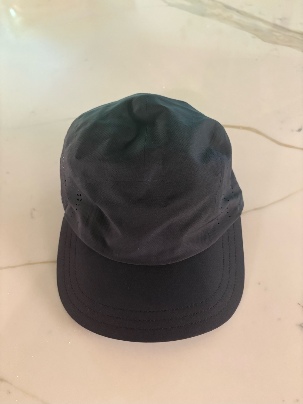Black Athleta Pacesetter Run Hat 2.0